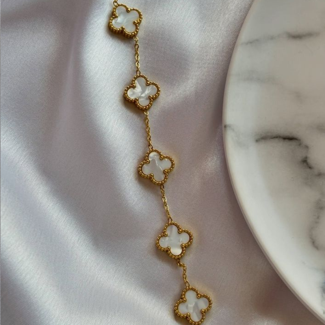 Gold clover bracelet
