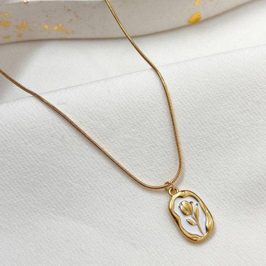 Vintage rose pendant